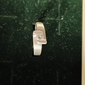 Stylish💜 Sterling Silver Women's Ring with Crystal Accent